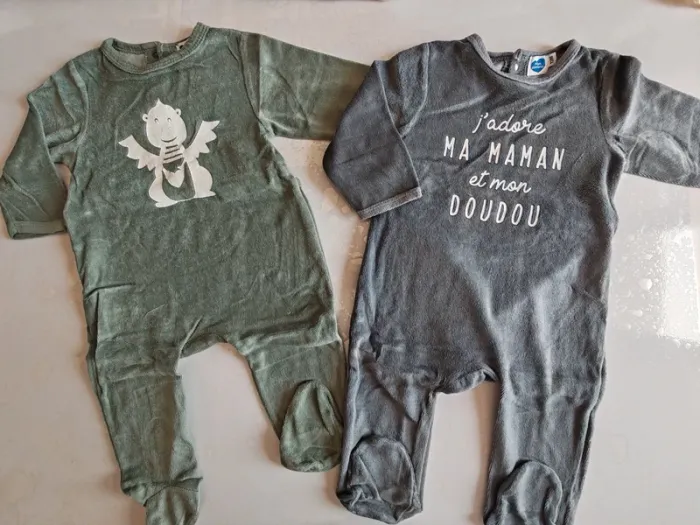 Lot pyjama velours 12 mois