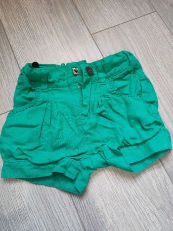 Short fille