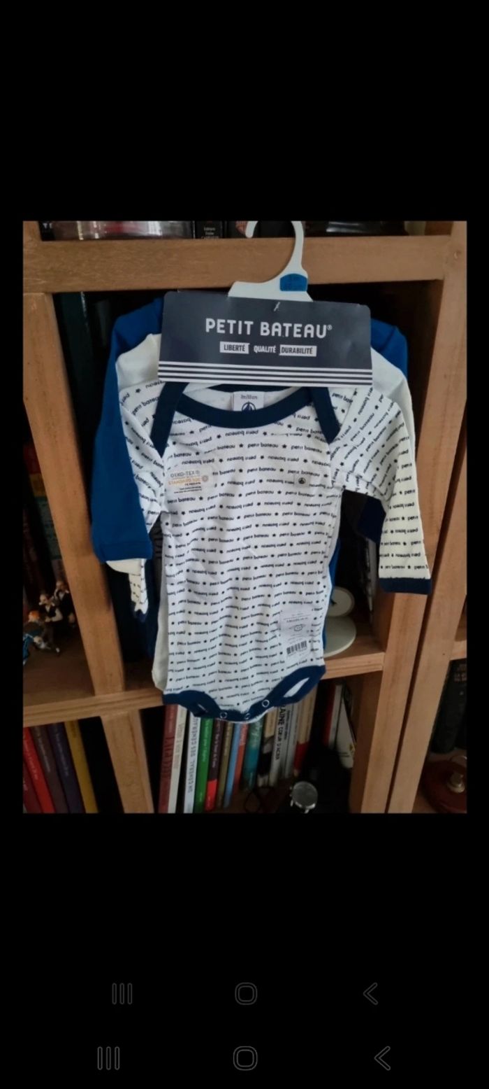 Pyjama Petit Bateau + lot 3 bodys assortis 3 mois - photo numéro 4