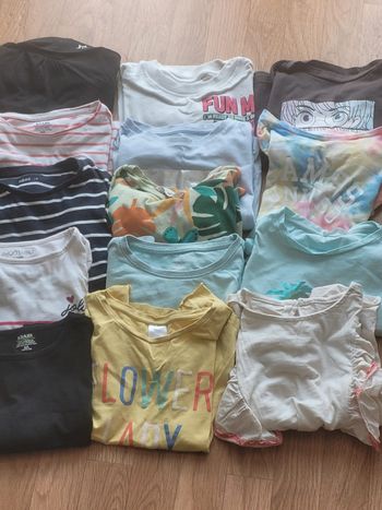 Lot 14 t-shirts manches courtes et longues 6ans
