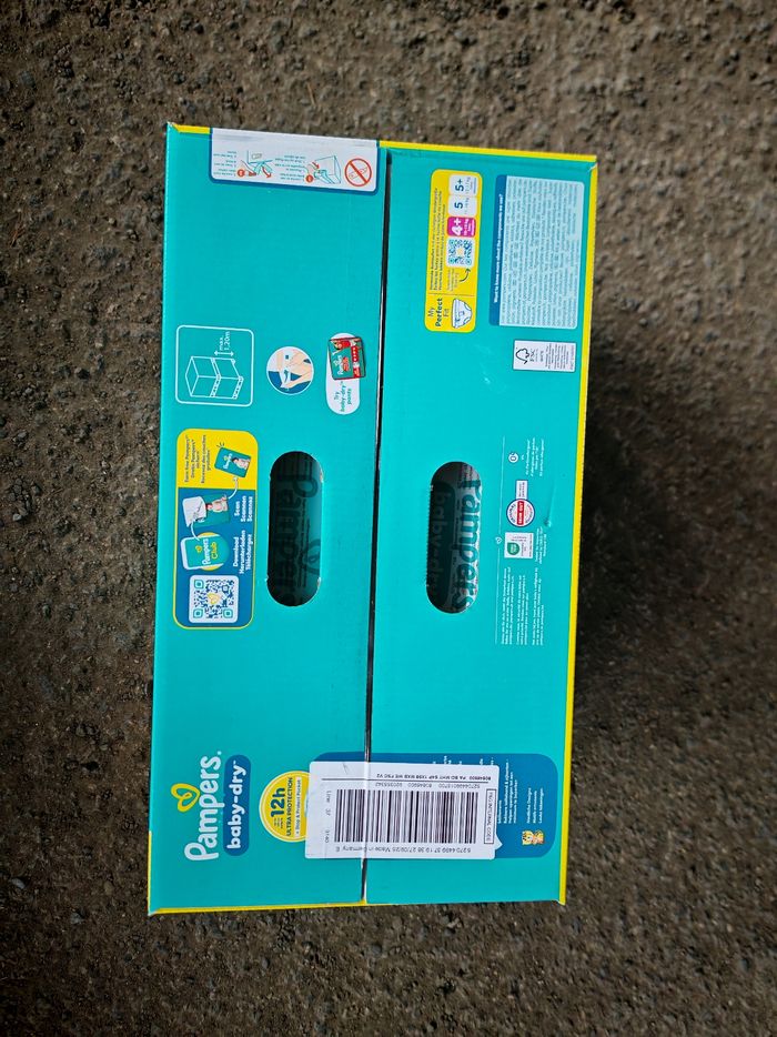 Carton couches neuf pampers - photo numéro 3