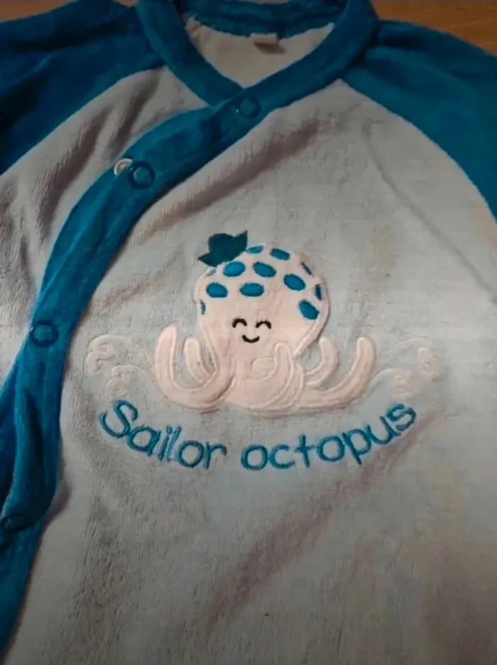 Pyjama velours 1 pièce brodé pieuvre 3 mois - photo numéro 2