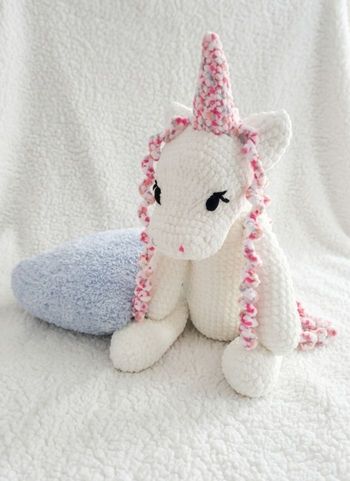Peluche licorne 🌈 douce et moelleuse crocheté à la main neuve