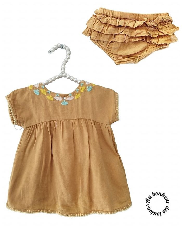 3 mois robe été et bloomer tape a l oeil