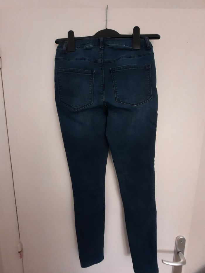 Vends jeans femme - photo numéro 2
