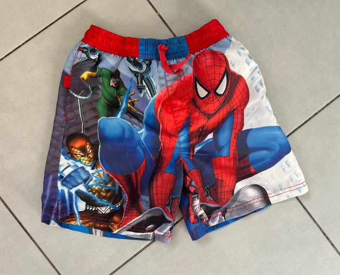 Short de bain Spiderman 8 ans