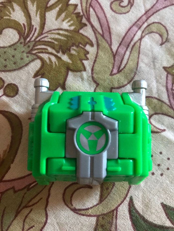 Petit jouet * prix 1e * kiki60230