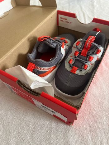 Chaussures Nike, taille 22