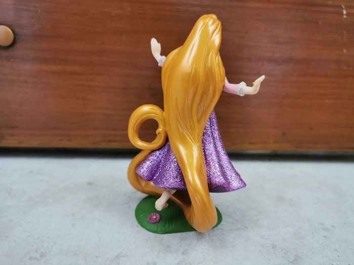 Figurine princesse raiponce /disney - photo numéro 2