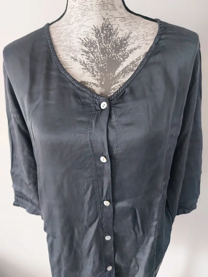 Haut gris satin - photo numéro 6