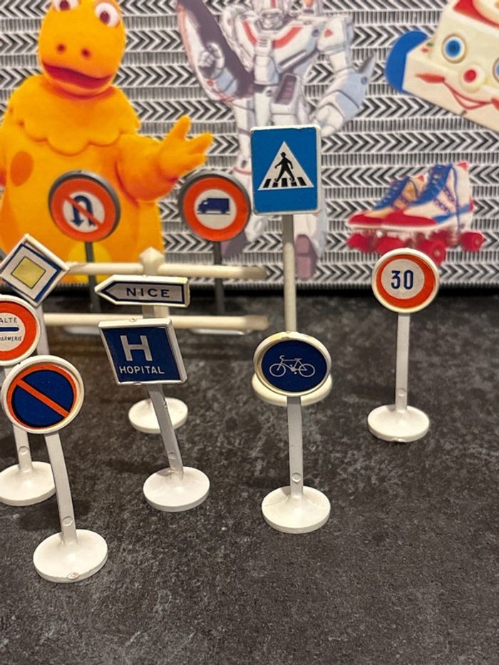 Lot panneaux signalisation minialuxe et dinkytoys - photo numéro 7
