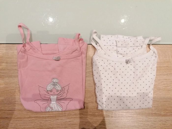 Lot de 2 chemisette sans manche 5ans 6ans