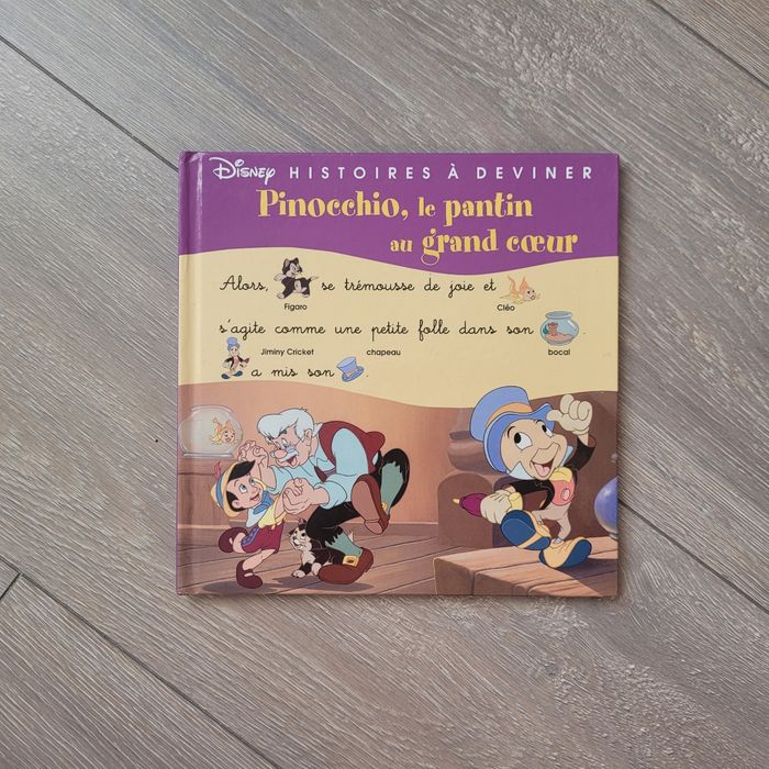 Livre " Pinocchio, le pantin au grand coeur. Disney . Édition Hachette