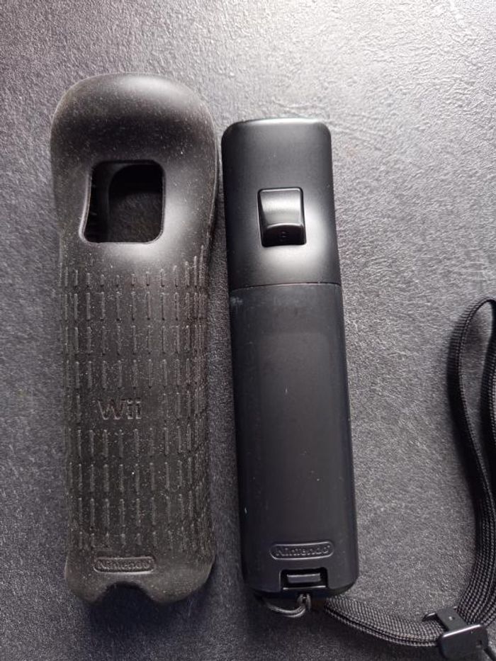 Nintendo - Wii - Wiimote - photo numéro 2