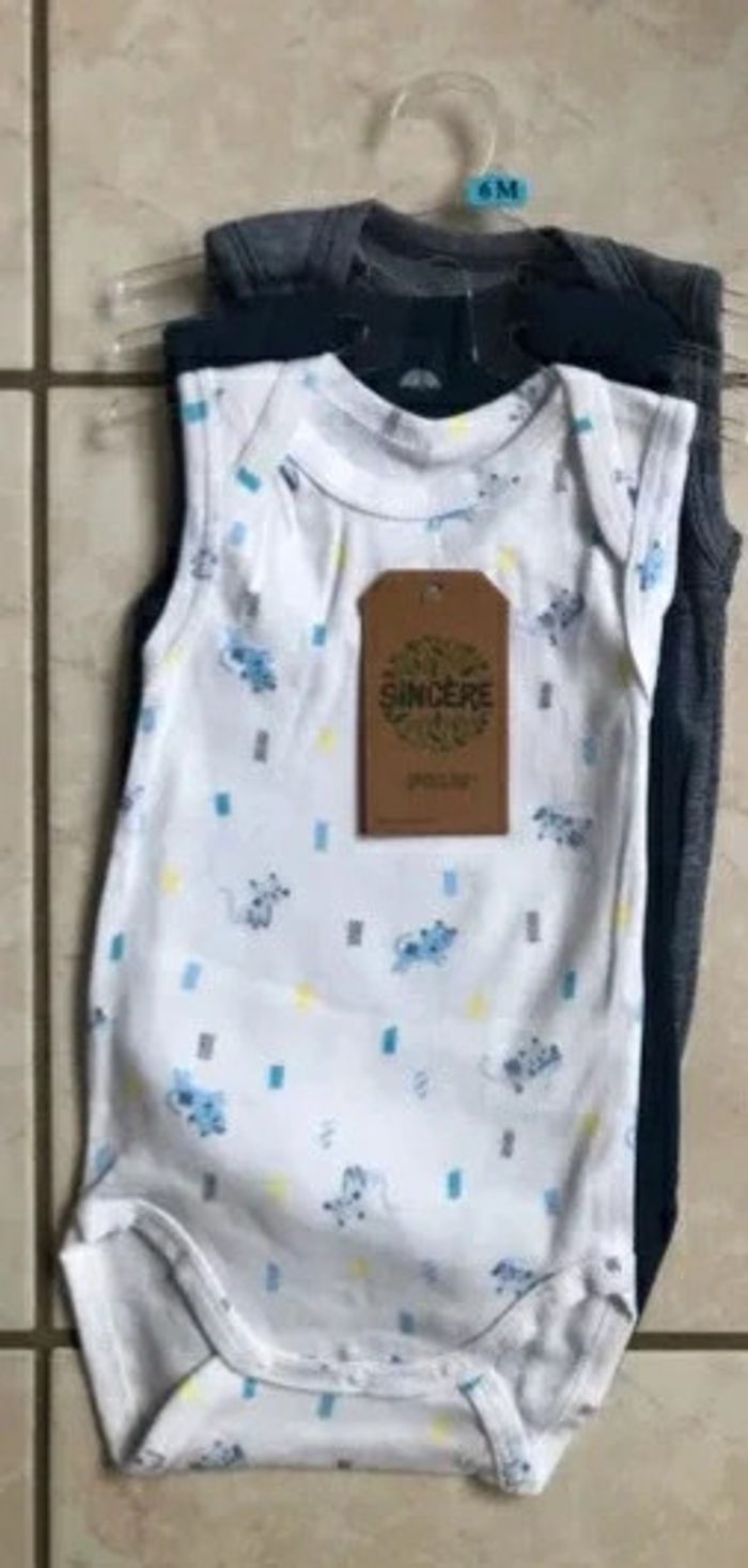 Lot de 3 Bodies sans manches Sincere coton bio T 6 mois neufs dans emballage