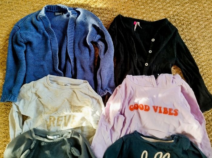 Lot pulls et gilets fille 4 ans - photo numéro 2