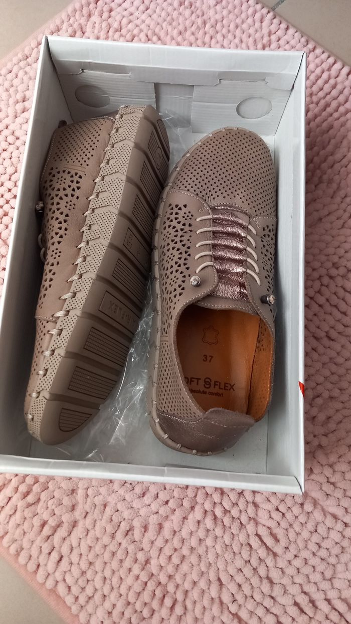 Chaussures neuves