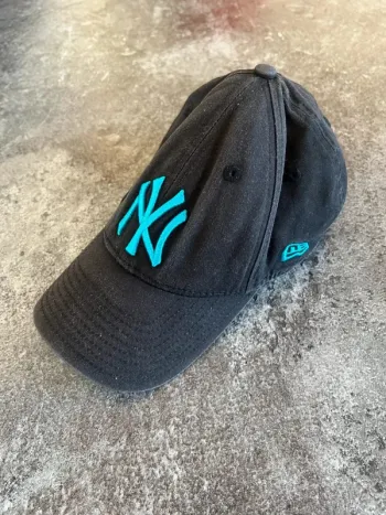 Casquette noire homme/femme New Era Black cap men/women Schwarze Damen/Herren Berretto uomo/donna