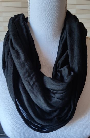 Cache cou noir