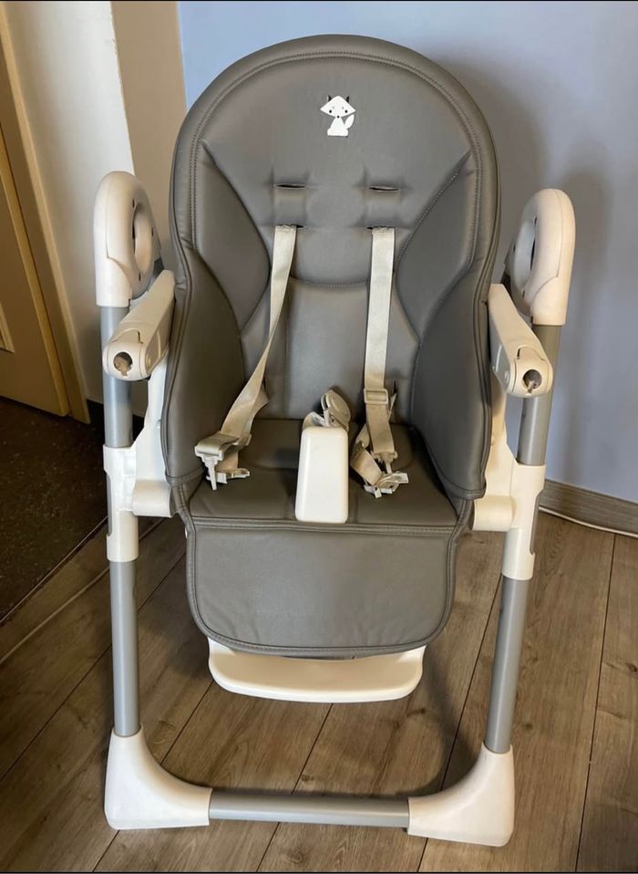 Chaise haute bébé - photo numéro 2