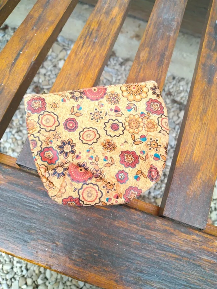 Petit porte monnaie à fermeture
