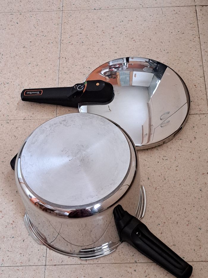 Cocotte-minute inox - photo numéro 2