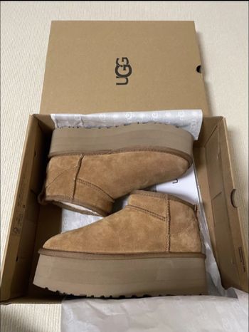Ugg mini Snow boots taille 40