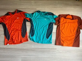 Lot 3 t-shirts running homme et un short