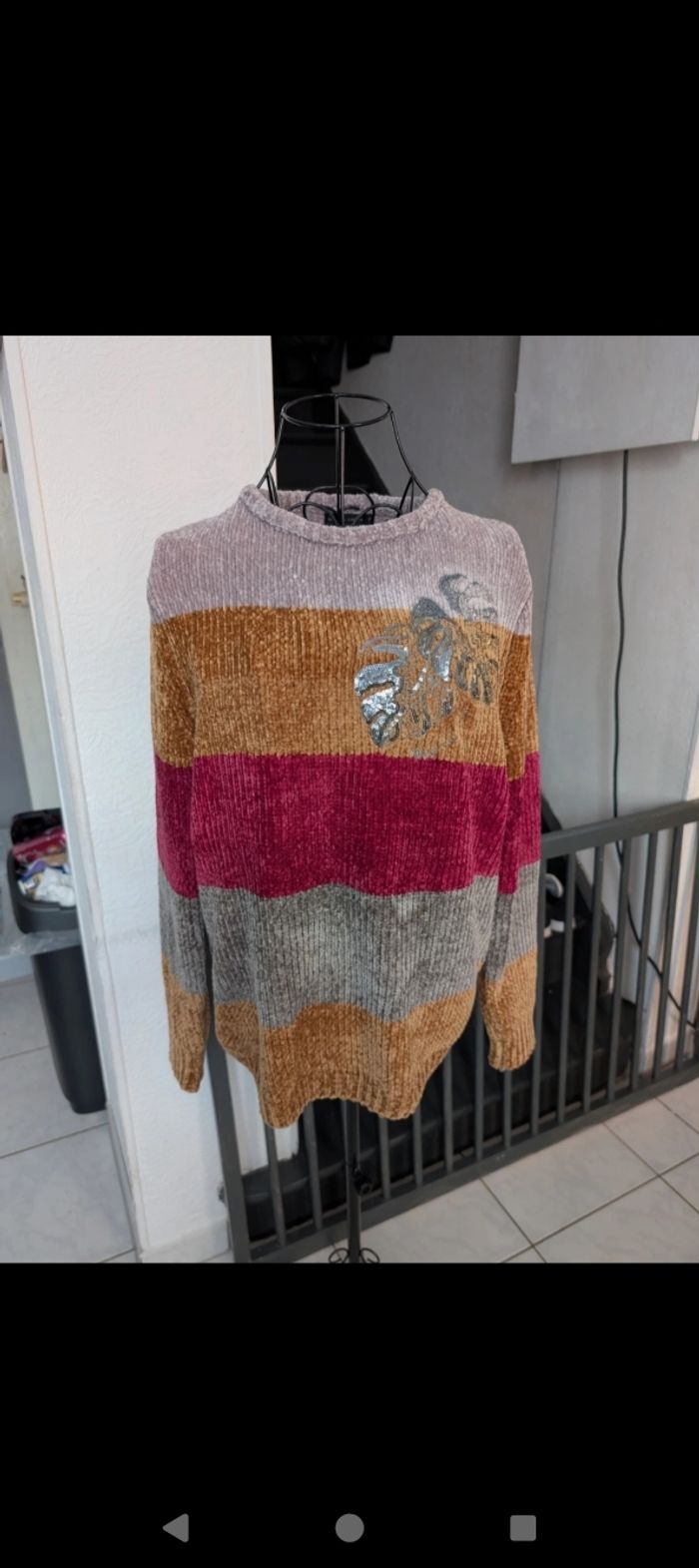 Superbe pull taille M en chenille rayé rose gris ocre mise au green en parfait état