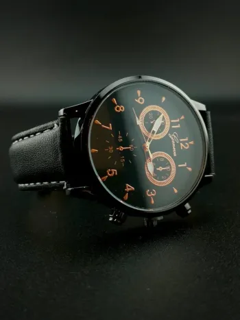 Montre noire et corail, jazzy élégance