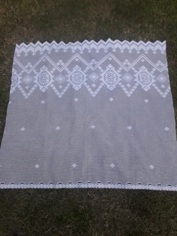 Rideau blanc en très bon état - photo numéro 3