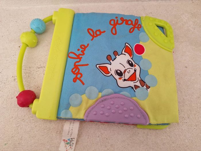 Livre d'éveil Sophie la girafe