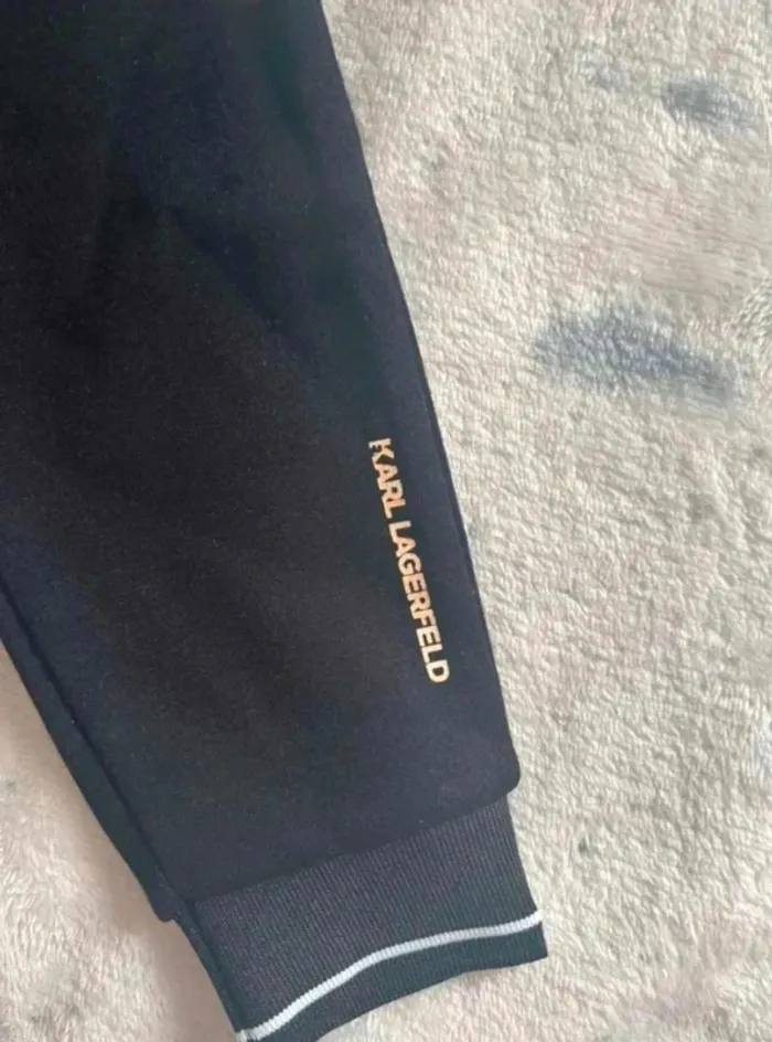 Ensemble Karl Lagerfeld taille 6 mois - photo numéro 2