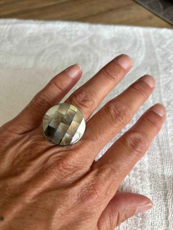 Bague en nacre