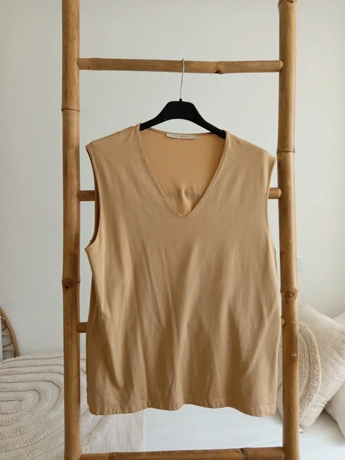 Top beige uni col V Bruno Saint Hilaire taille L - photo numéro 3