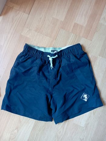 Short de bain taille S 16 ans