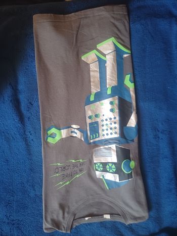 T shirt ML 8 ans
