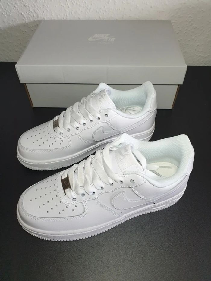 Nike Air Force 1 Low '07 White 45 - photo numéro 3