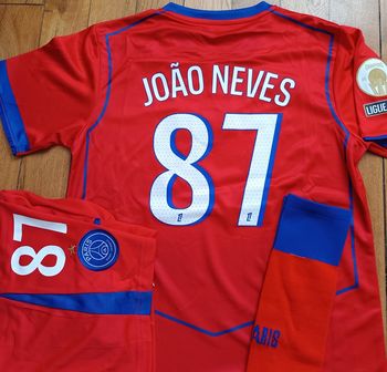 Beau kit football PSG NEVES taille 10 ANS modèle rouge Away + Etoile