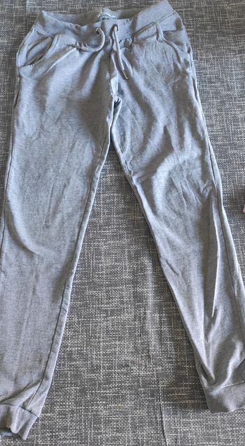 Jogging gris. Taille 12 ans