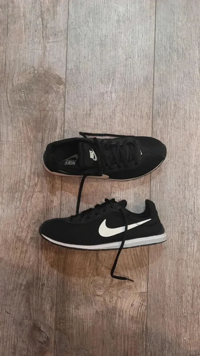 Basket Nike Pre-Love 38.5 - photo numéro 2