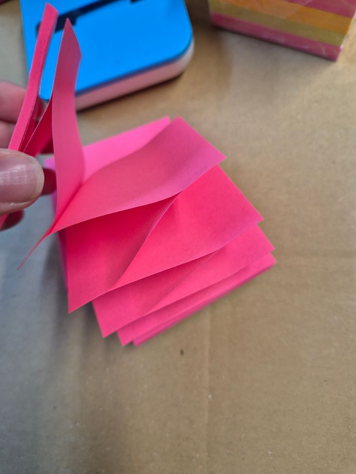 Distributeur de post-it + bloc Post-it - photo numéro 2