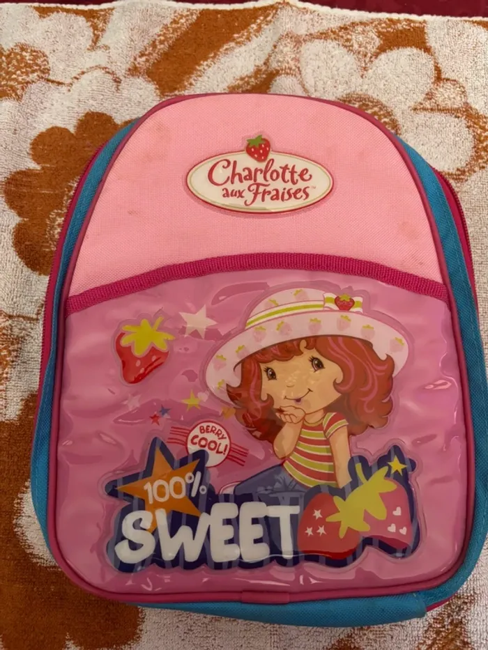 Petit sac charlotte aux fraises