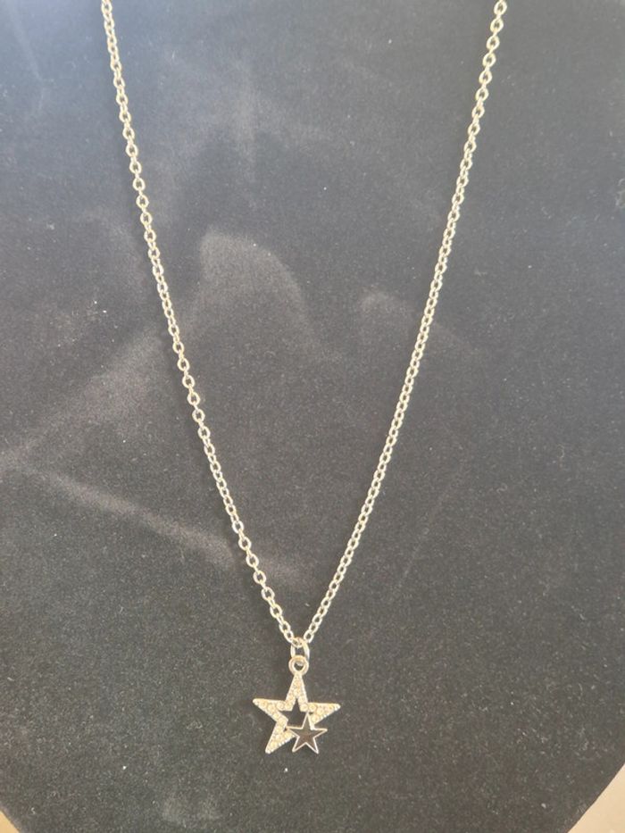 Collier en acier scintillant