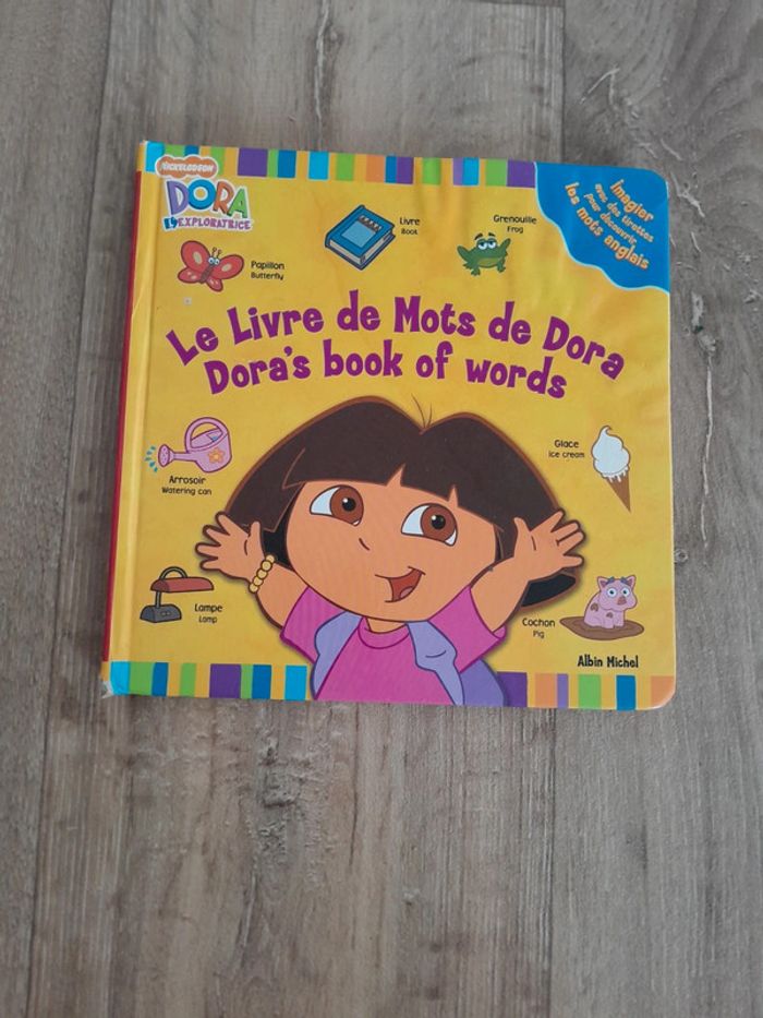 Livre Dora l'exploratrice imagier avec des tirettes mot anglais 🌺