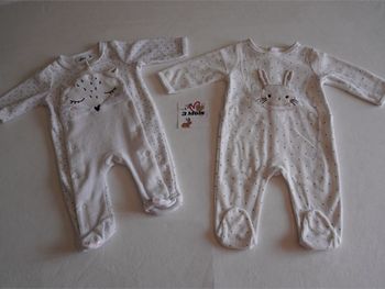 Lot n°3 de 2 Pyjamas velours blancs fantaisies brodés Gémo en 3 mois