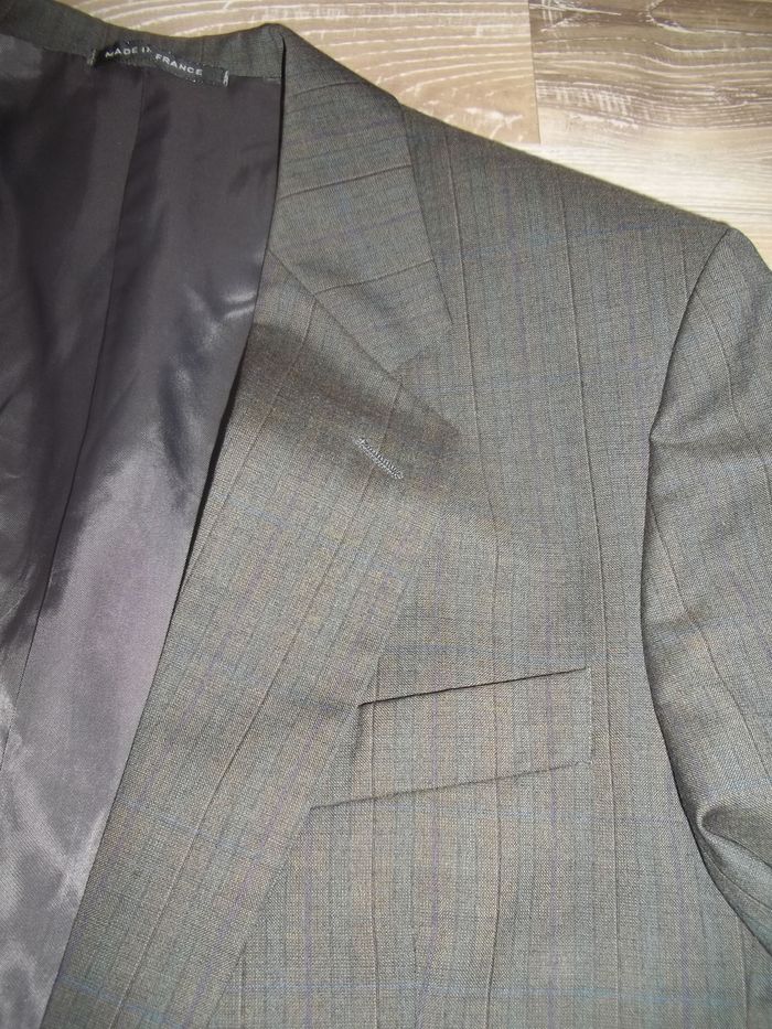 Costume finement rayé léger - photo numéro 3