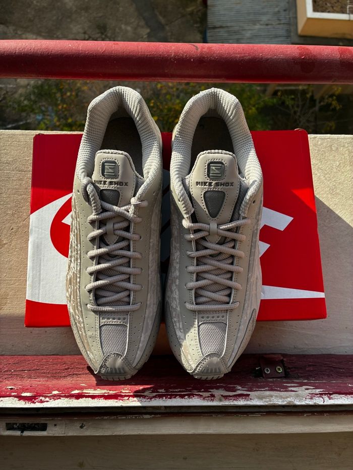 Nike Shox R4 College Grey/Flat Pewter - Taille 42 - Neuves - photo numéro 8