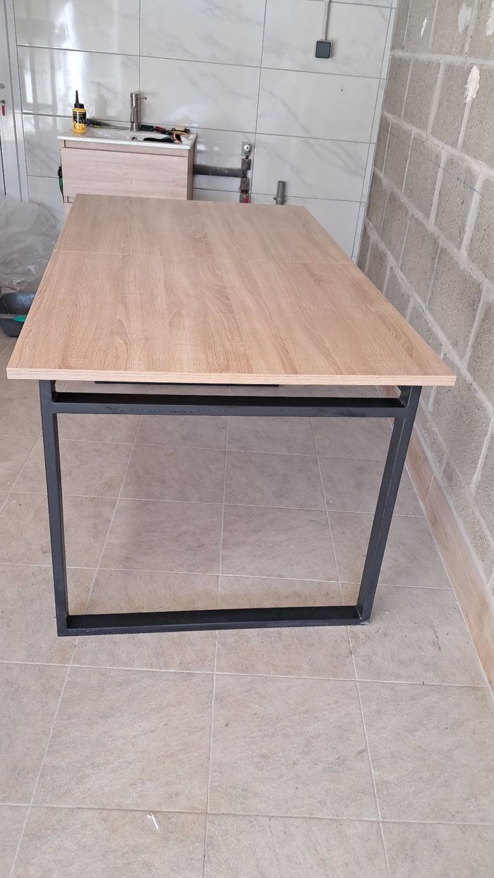 Table  de cuisine avec 2  rallonges