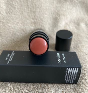 Bare you cinnamon latte Younique 